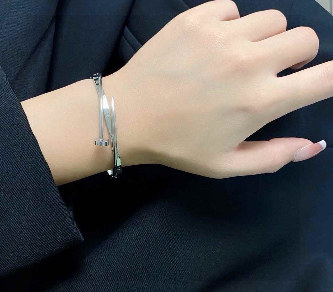 S837 Car bracelet