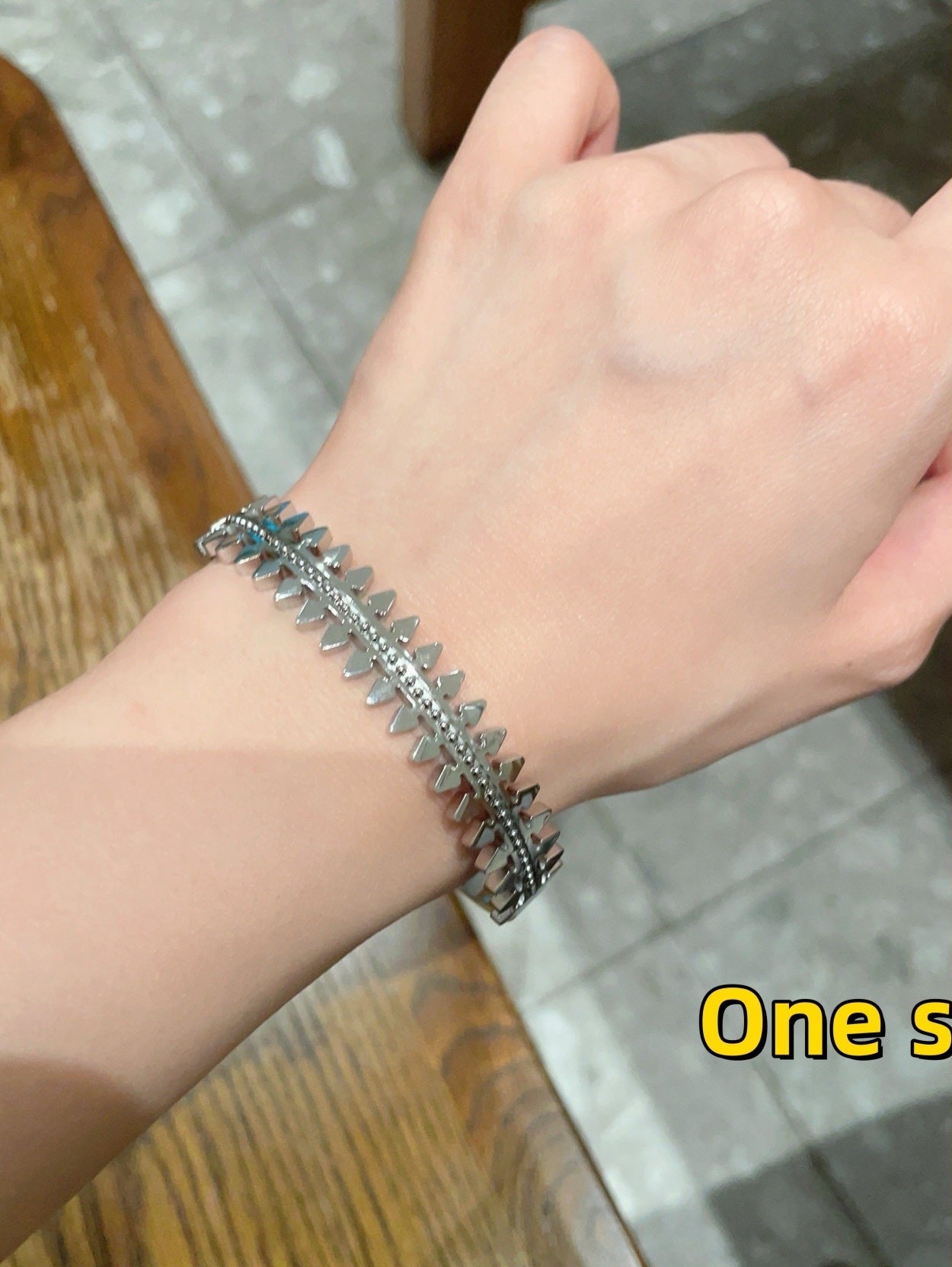 S866 Car Bracelet