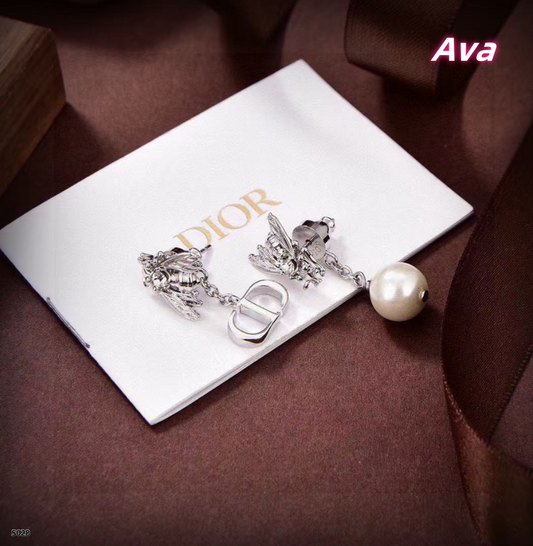 S028 New Bee Earrings
