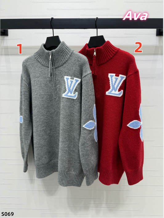 S069 L New Sweater