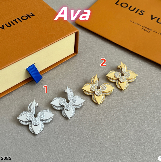 S085 L New Stud Earrings
