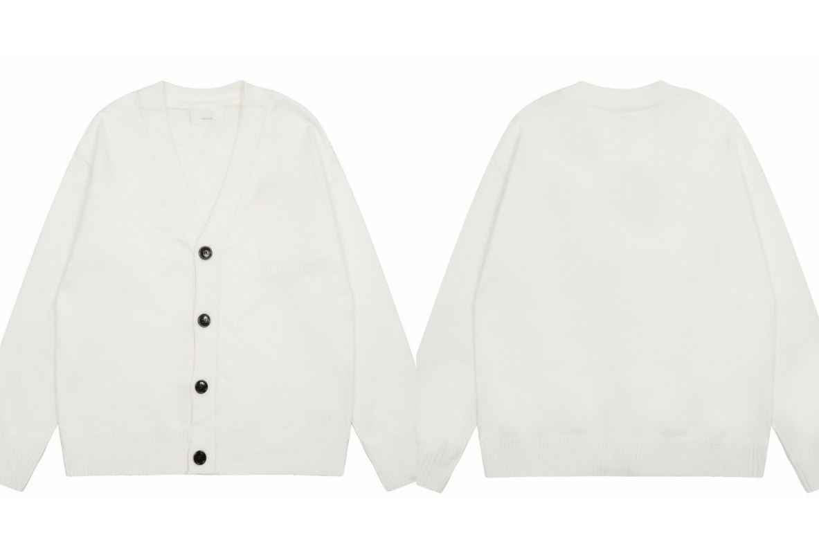 C043 Ami Cardigan Sweater