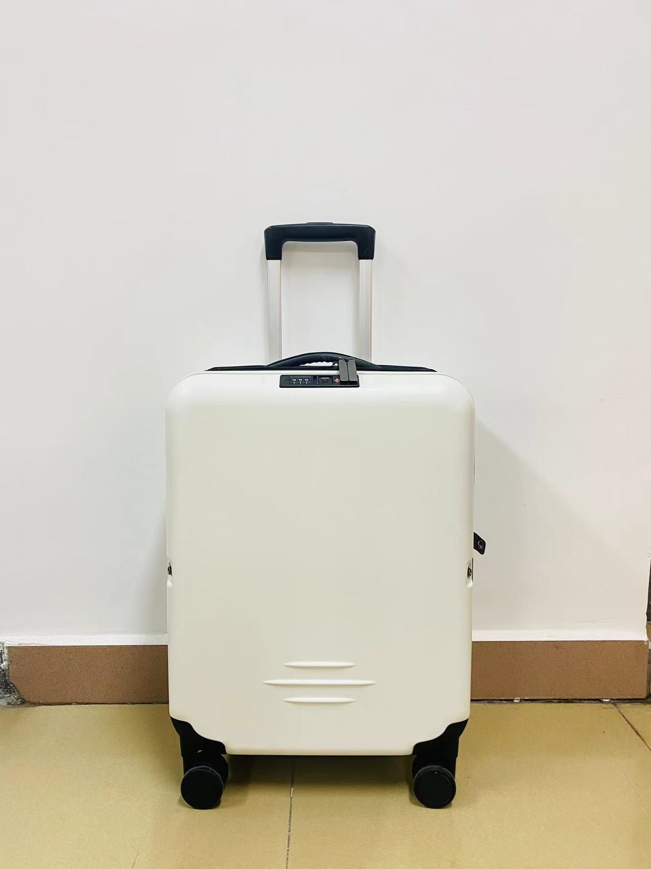 C006 Ada Luggage