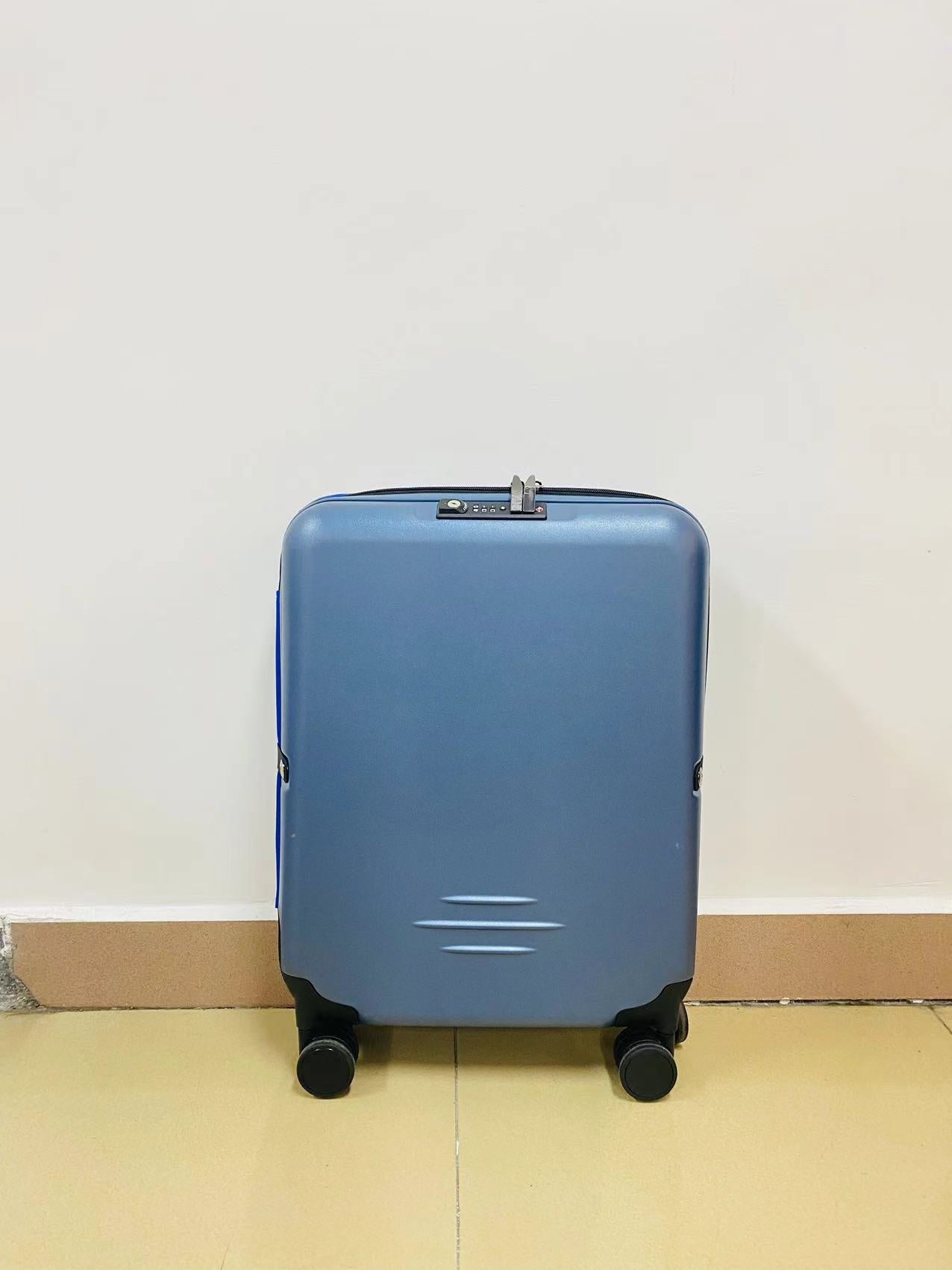 C004 Ada Luggage