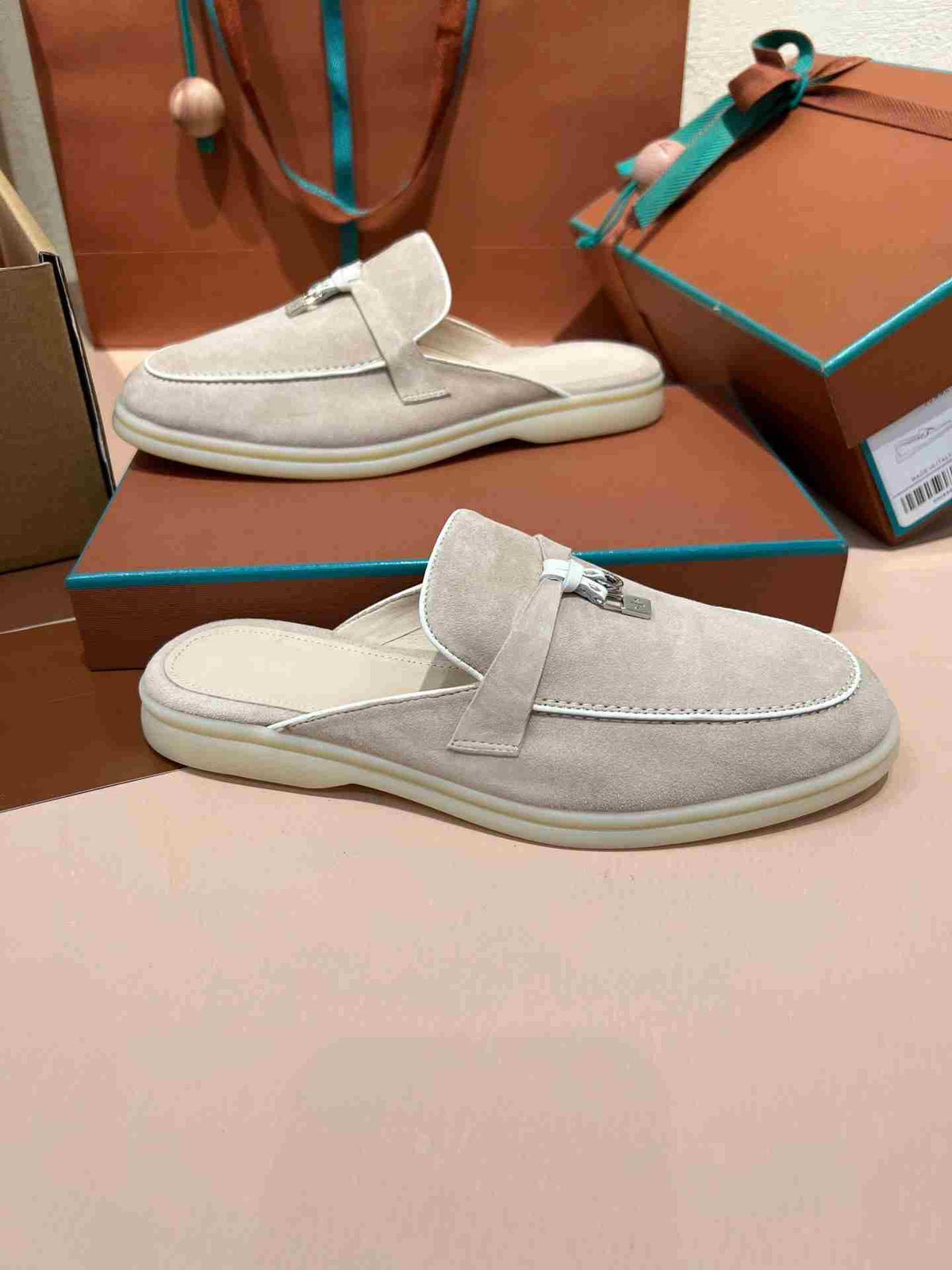 S745 Loro half-slippers shoes