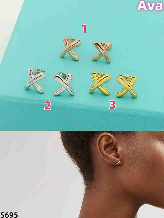 S695 Tiff Stud Earrings