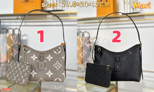 W442   Crescent Bag